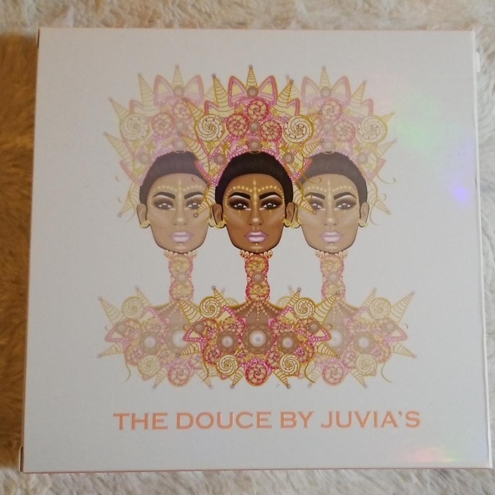 Juvia's Place "The Douce" palette